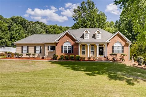Actual product and specifications may vary in dimension or detail. . Houses for rent in flowery branch ga